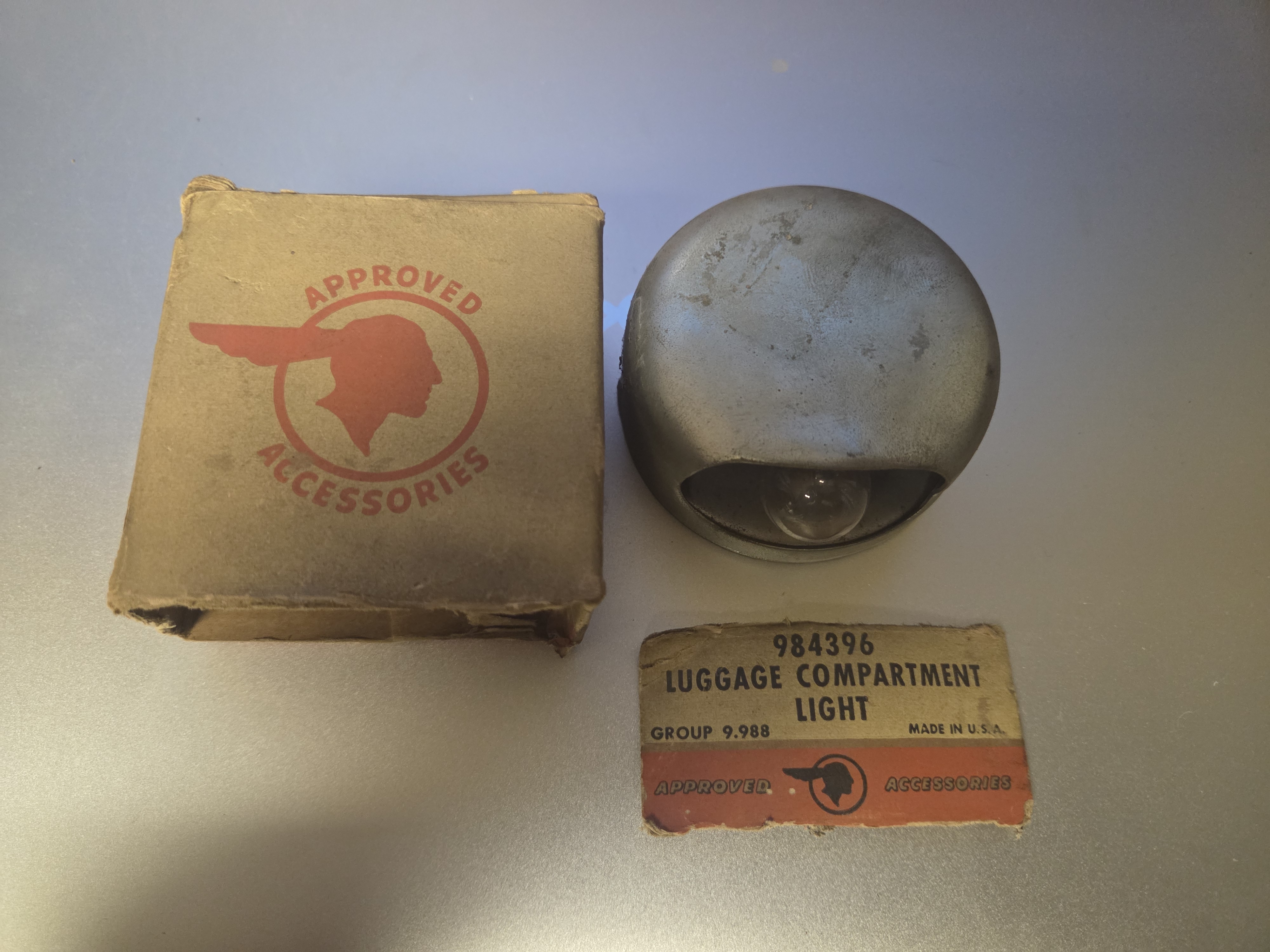 1949-52 NOS Pontiac Accessory Trunk Light