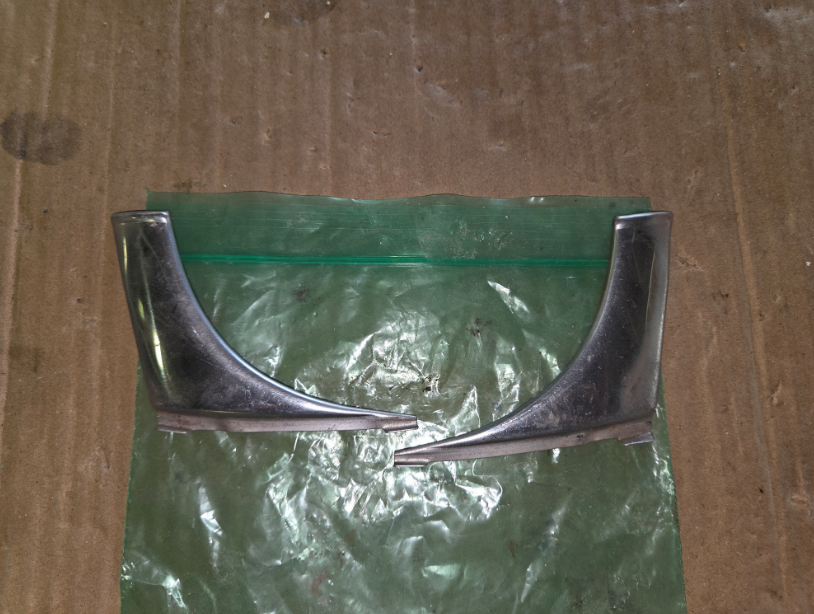 1949-52 Pontiac Windshield trim corners